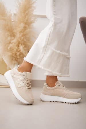 Baskets femme tendance en beige avec finitions ton sur ton et détails scintillants | Lila & Zoé