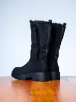 Bottes femme noires en suédine avec boutons décoratifs, intérieur fourré et semelle crantée pour l’hiver | Lila & Zoé