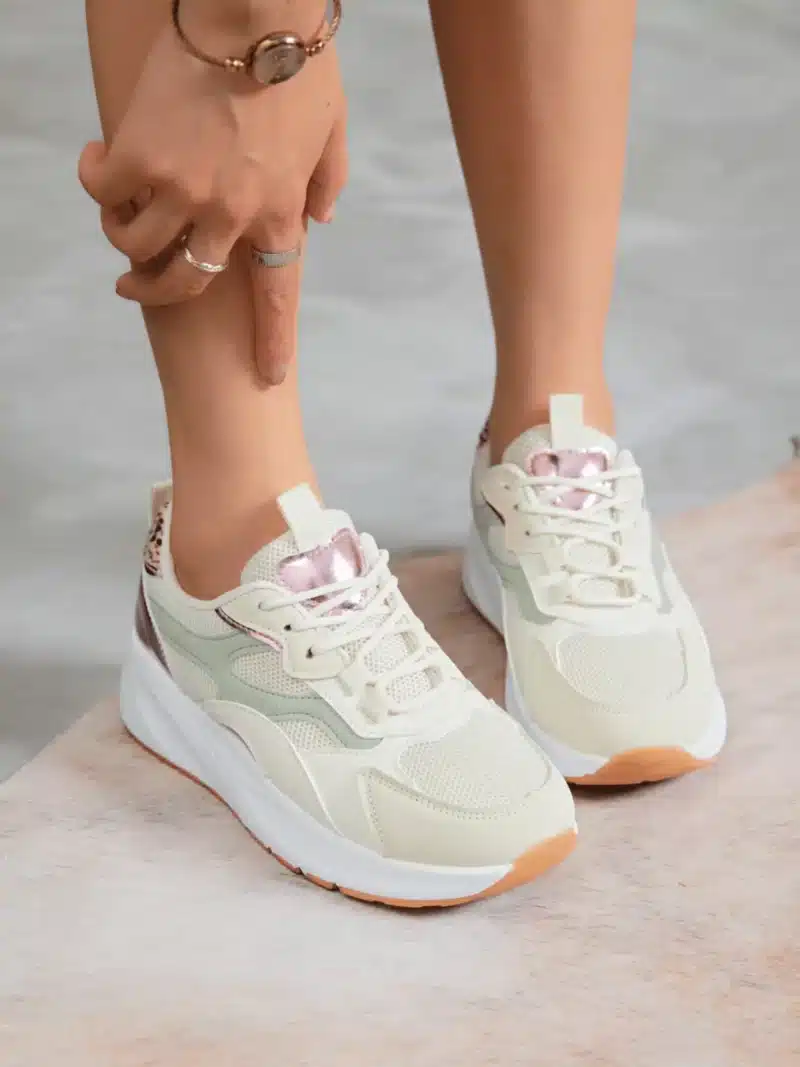 Baskets femme vertes avec détails métallisés, semelle épaisse et design en mesh respirant | Lila & Zoé