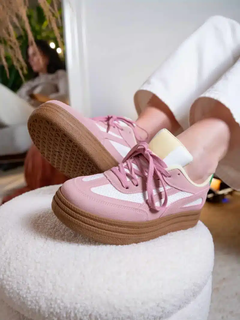 Baskets femme rose pastel avec semelle épaisse et détails verts | Lila & Zoé